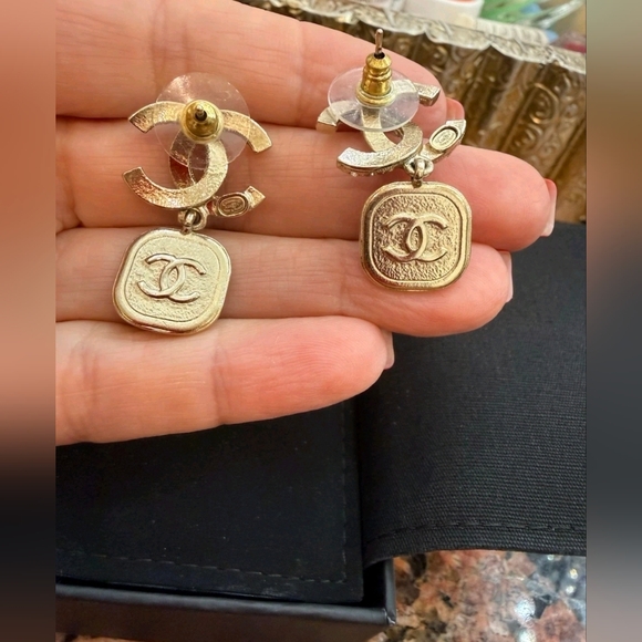 Chanel Women's Earrings Drop Gold Pearls Crystals Studs Luxury Designer NEW - Picture 6 of 9